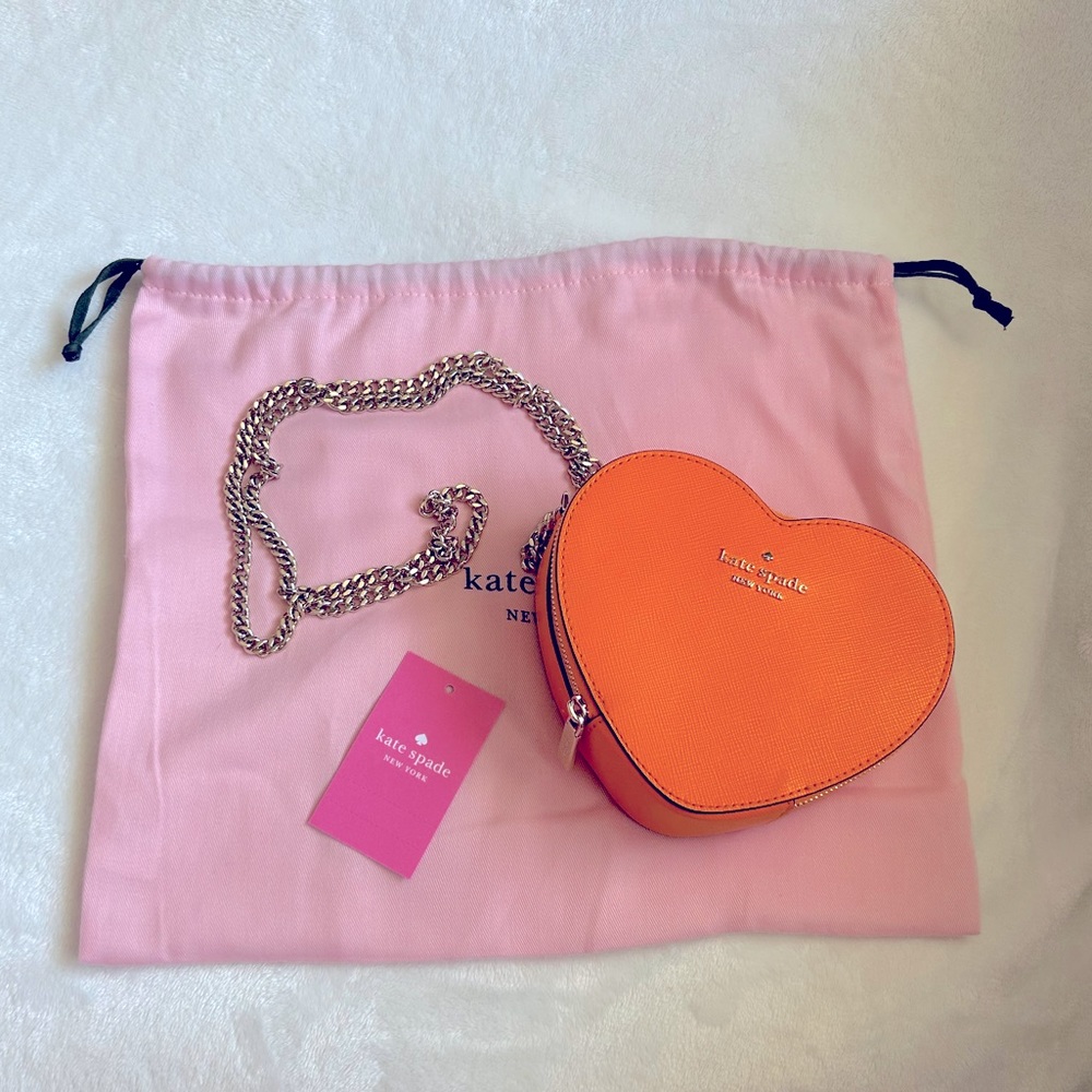 NWT Kate Spade K6063 “Love Shack” mini heart crossbody purse w/ dust bag 🧡